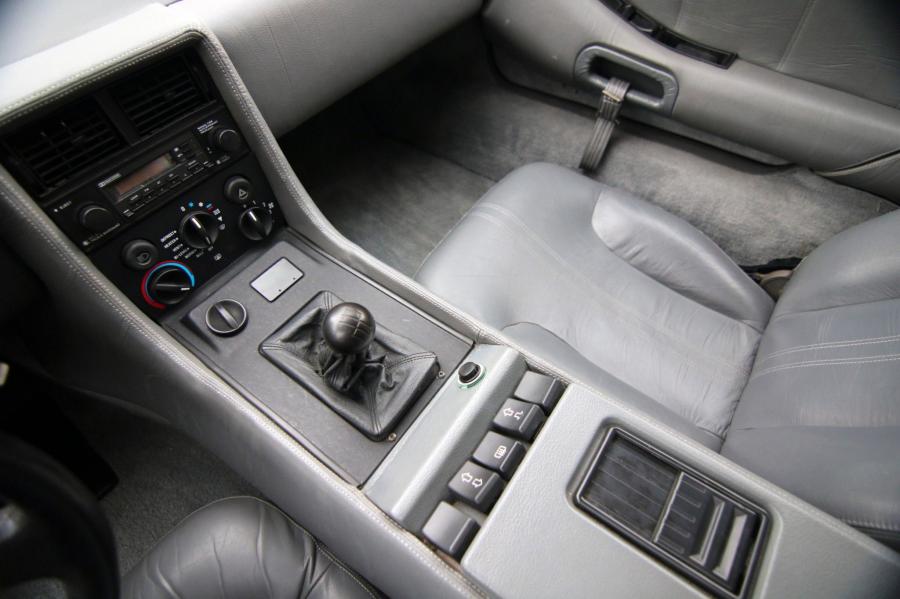 Детали интерьера DeLorean DMC-12 in Black 1981 года  (фото 104 из 207)